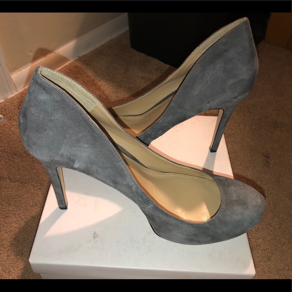 Size 13 women’s grey heel